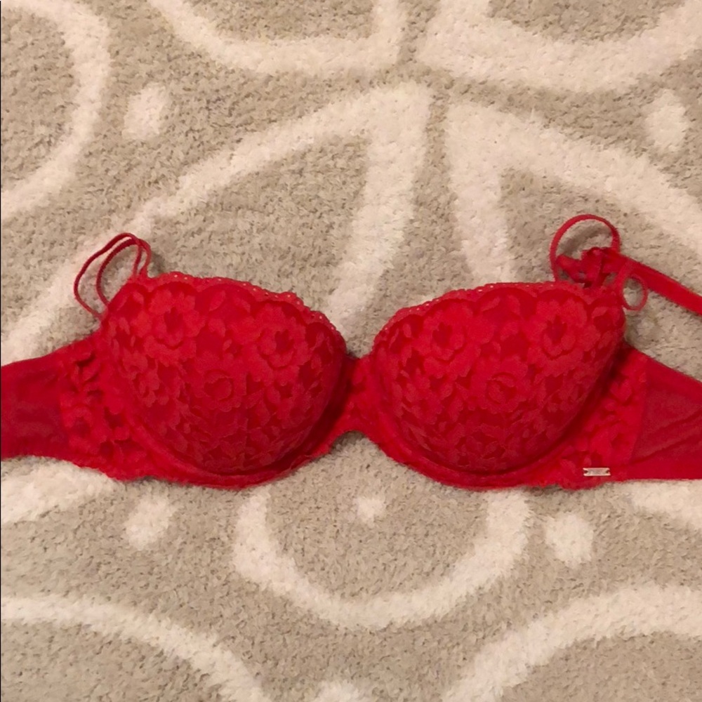 Victoria’s Secret Pink bra